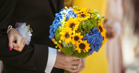 Cadeau de mariage : 60+ idées originales et personnalisées pour émerveiller les mariés en 2026